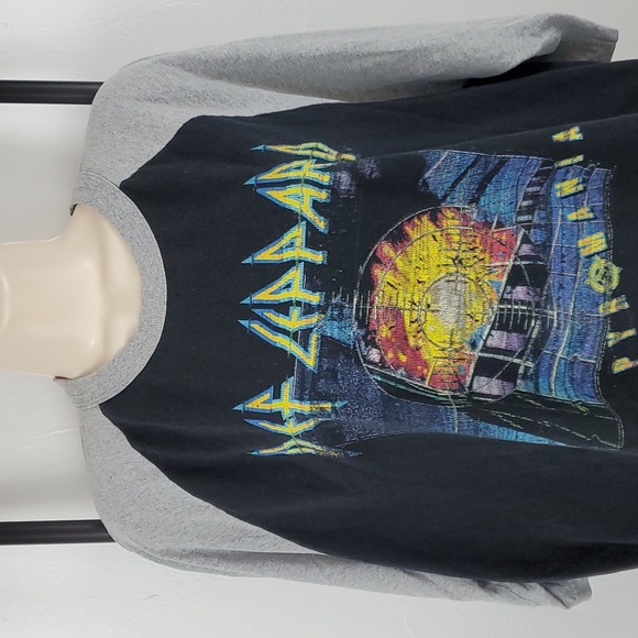 Def Leppard Pyromania t-shirt graphic 3/4 sleeve - Picture 2 of 5